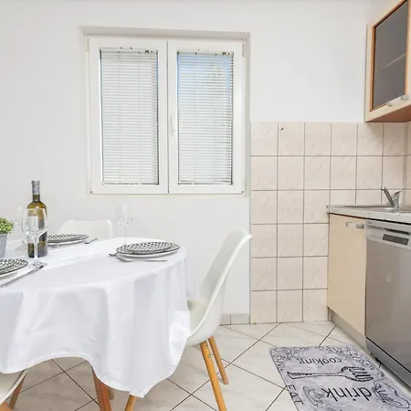 Apartment By The Sea Ivan Dolac, Hvar - 12644 Ivan Dolac